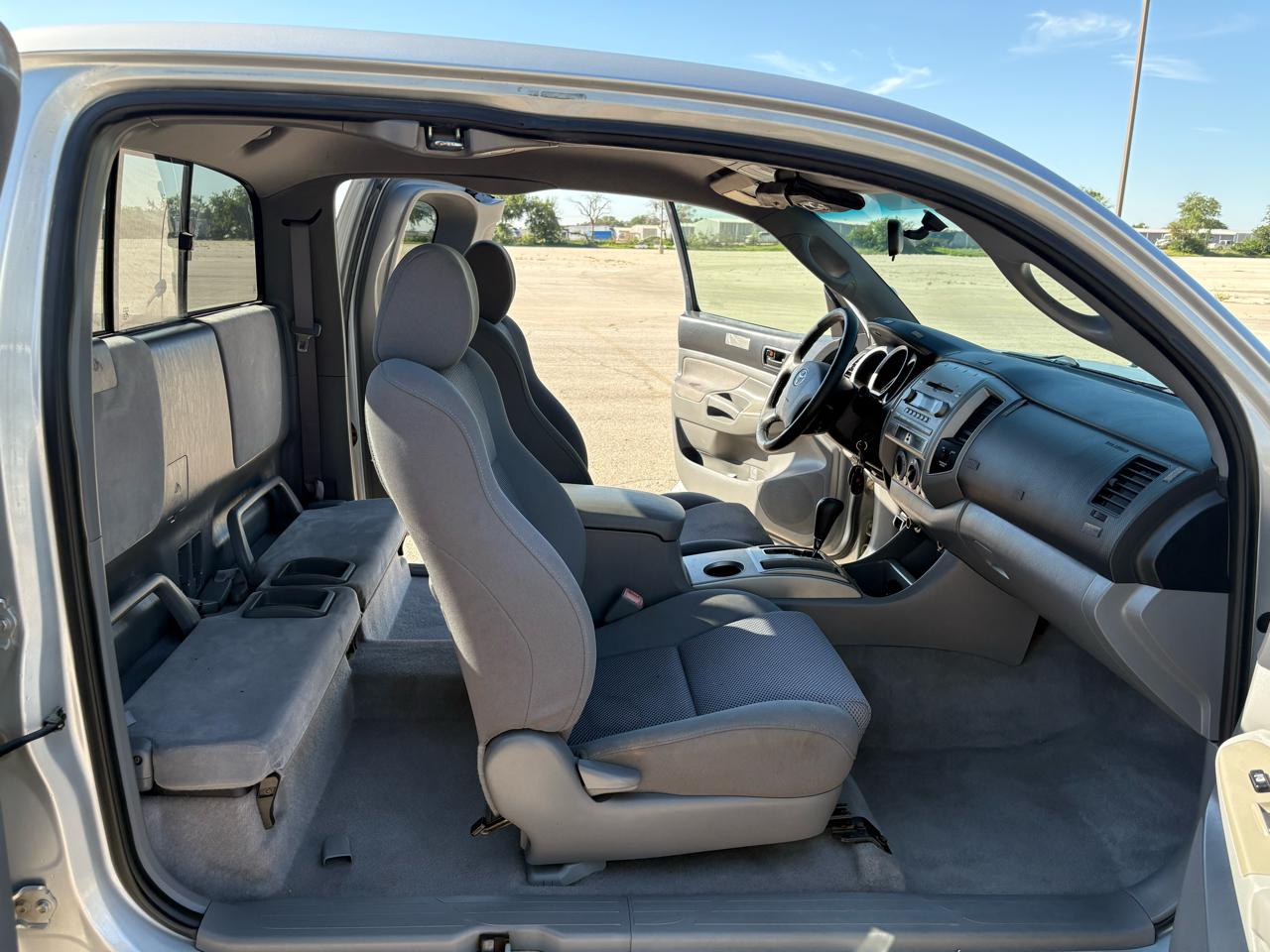 Toyota Tacoma Access 128" PreRunner V6 Auto Natl 2005