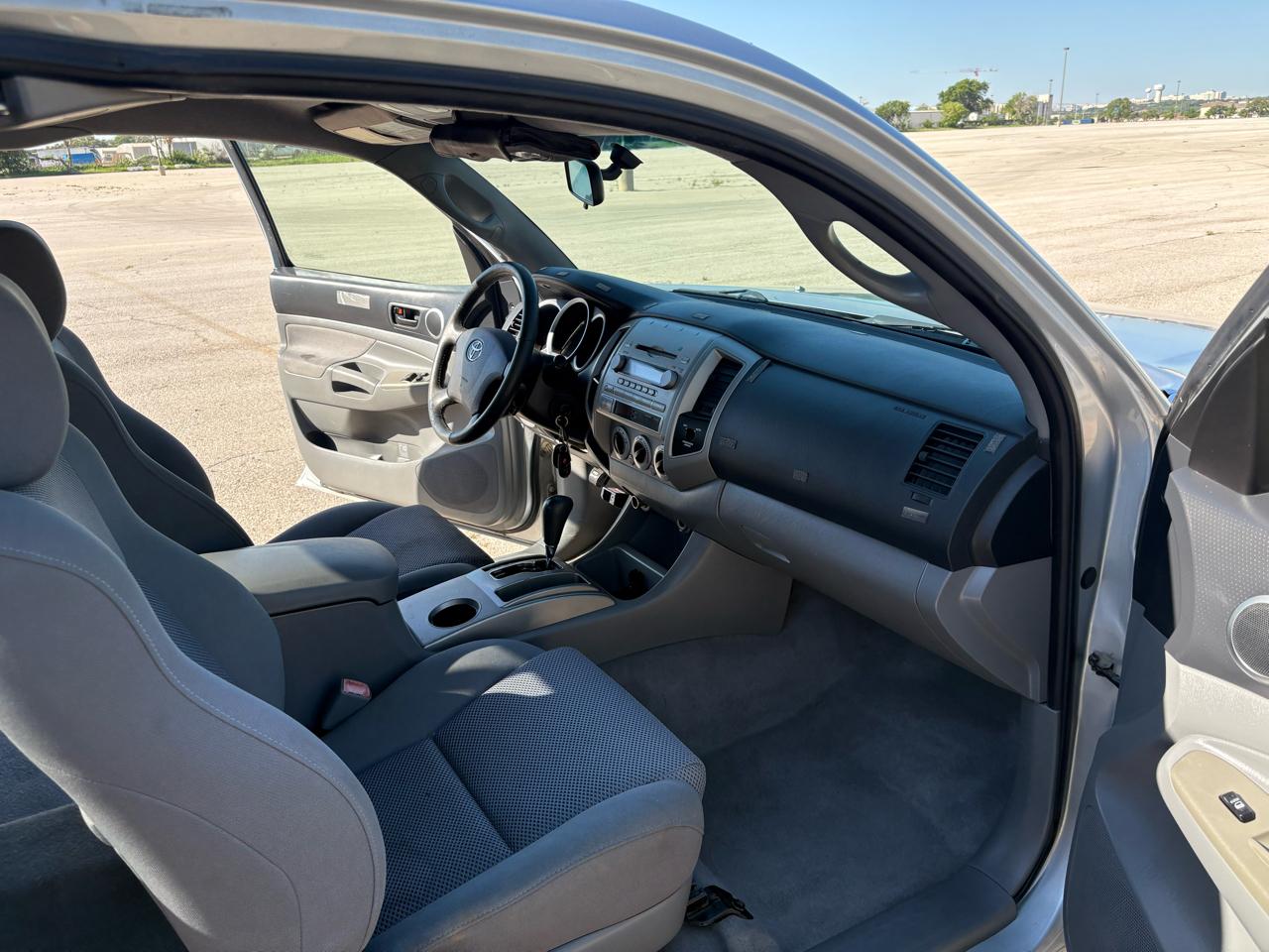 Toyota Tacoma Access 128" PreRunner V6 Auto Natl 2005