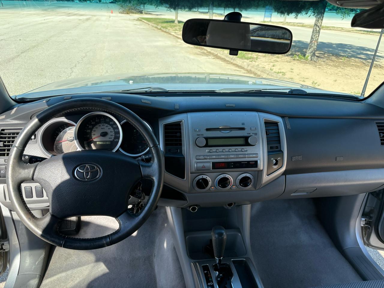 Toyota Tacoma Access 128" PreRunner V6 Auto Natl 2005