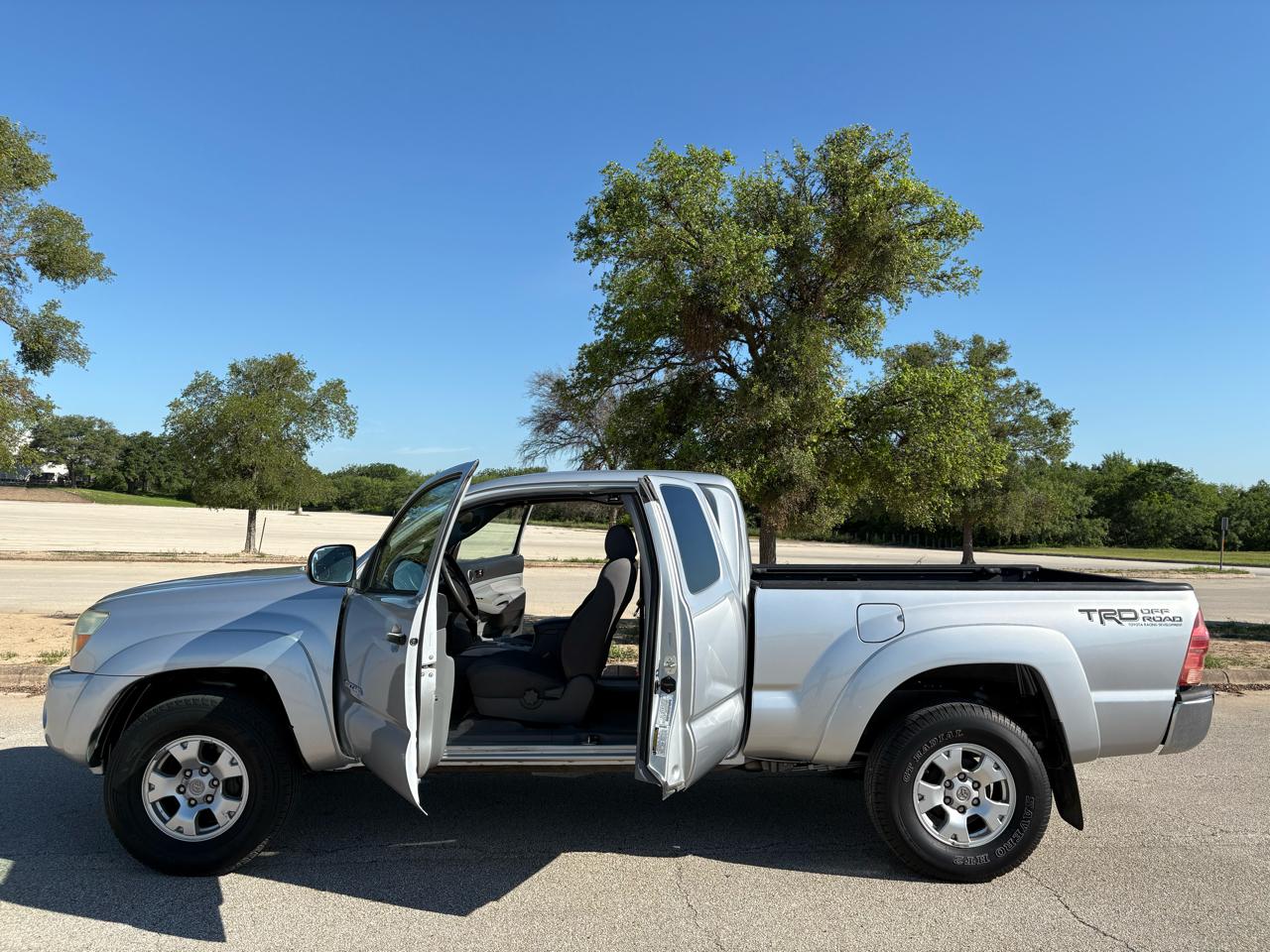 Toyota Tacoma Access 128" PreRunner V6 Auto Natl 2005