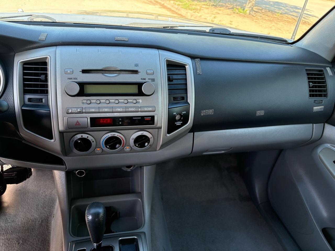 Toyota Tacoma Access 128" PreRunner V6 Auto Natl 2005