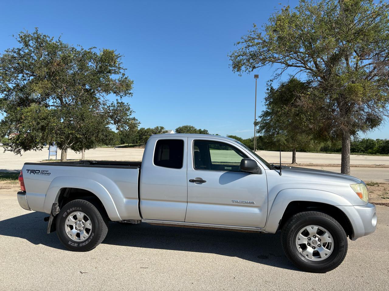 Toyota Tacoma Access 128" PreRunner V6 Auto Natl 2005