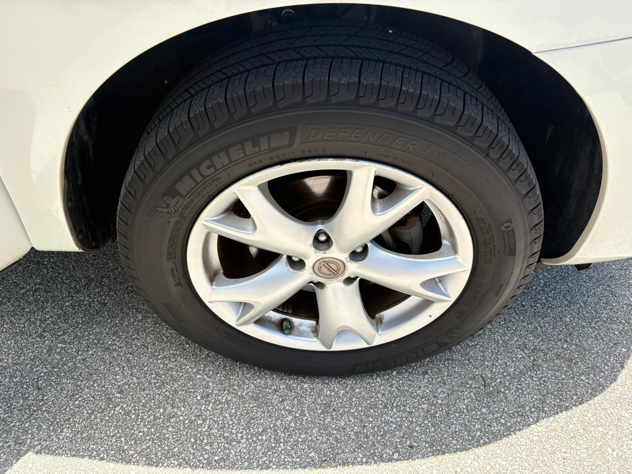 Nissan Rogue FWD 4dr SV 2011