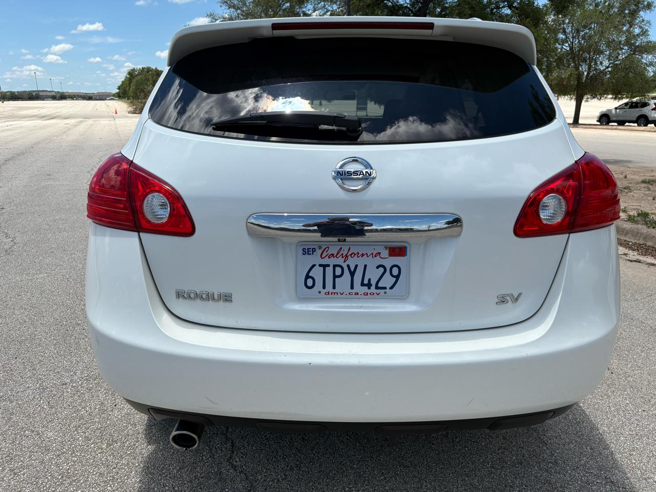 Nissan Rogue FWD 4dr SV 2011