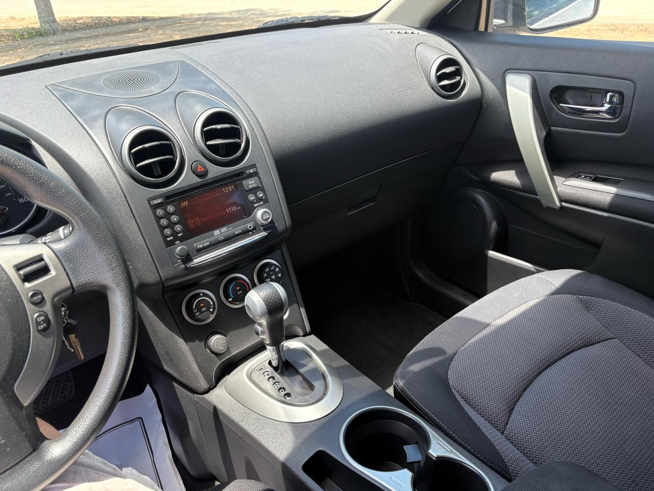 Nissan Rogue FWD 4dr SV 2011