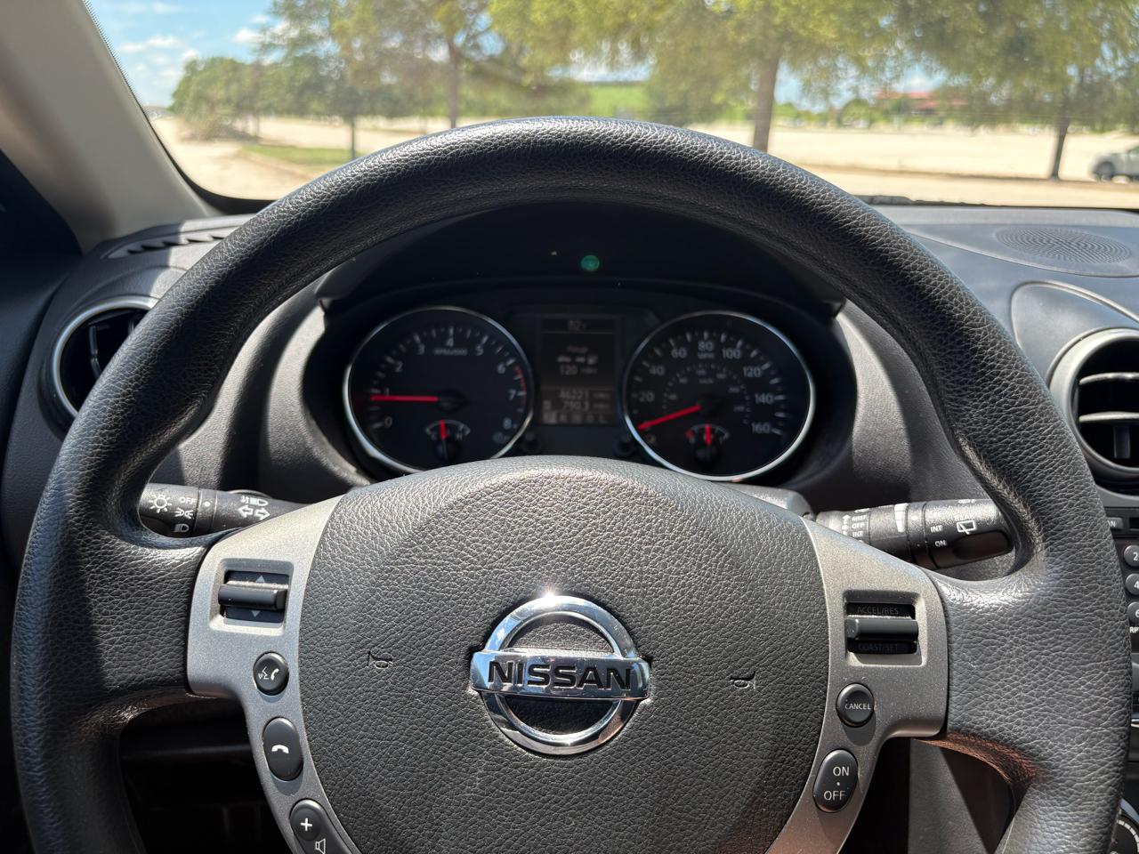 Nissan Rogue FWD 4dr SV 2011