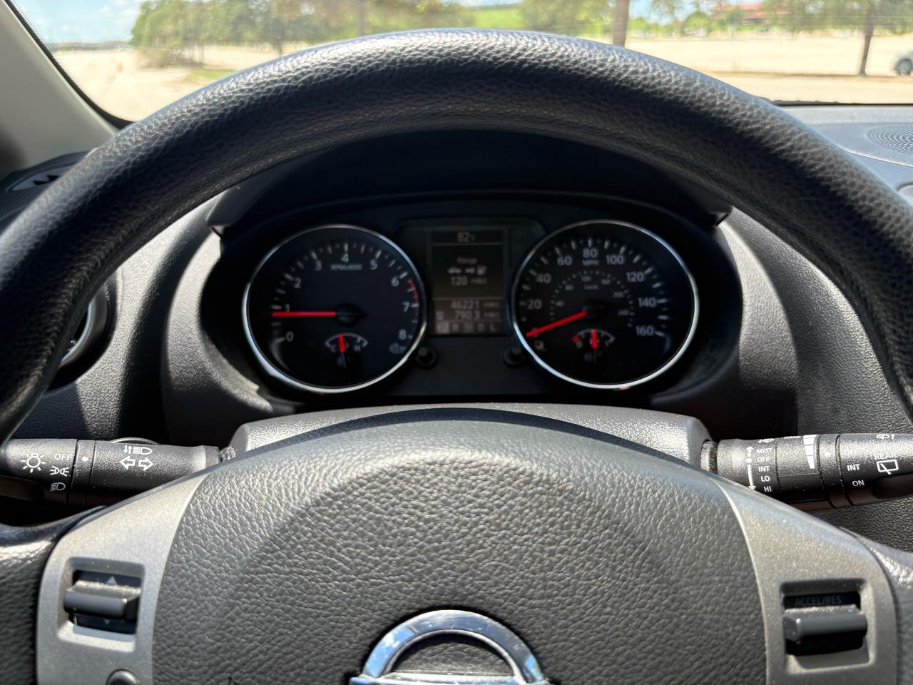 Nissan Rogue FWD 4dr SV 2011