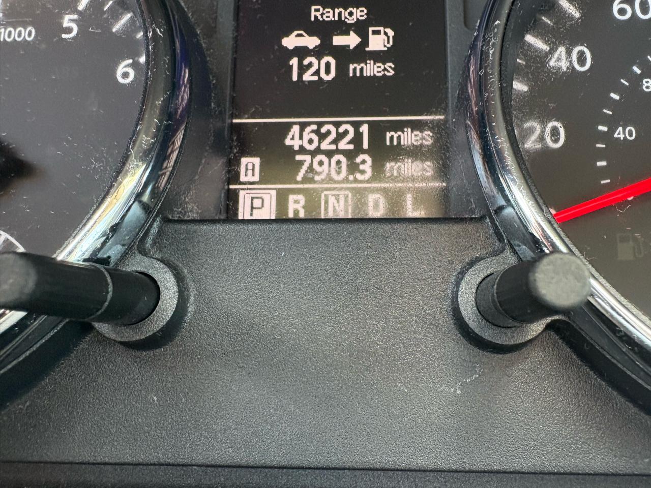 Nissan Rogue FWD 4dr SV 2011
