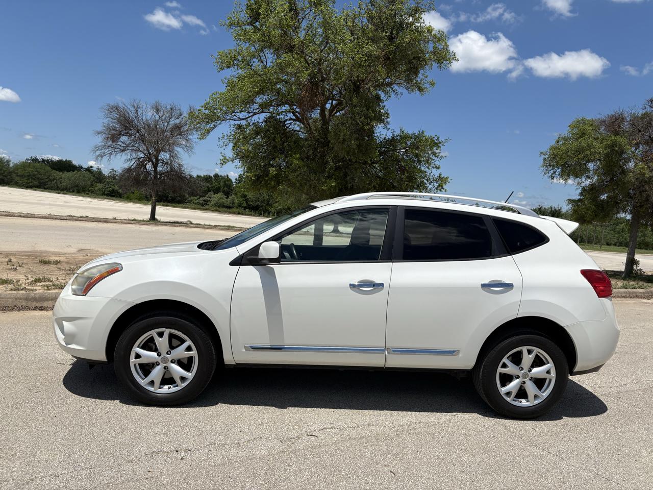 Nissan Rogue FWD 4dr SV 2011
