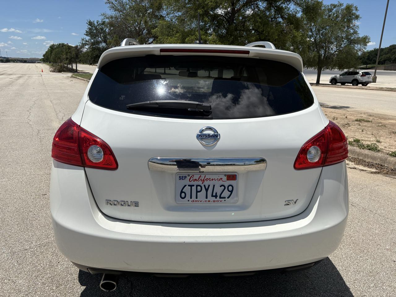 Nissan Rogue FWD 4dr SV 2011