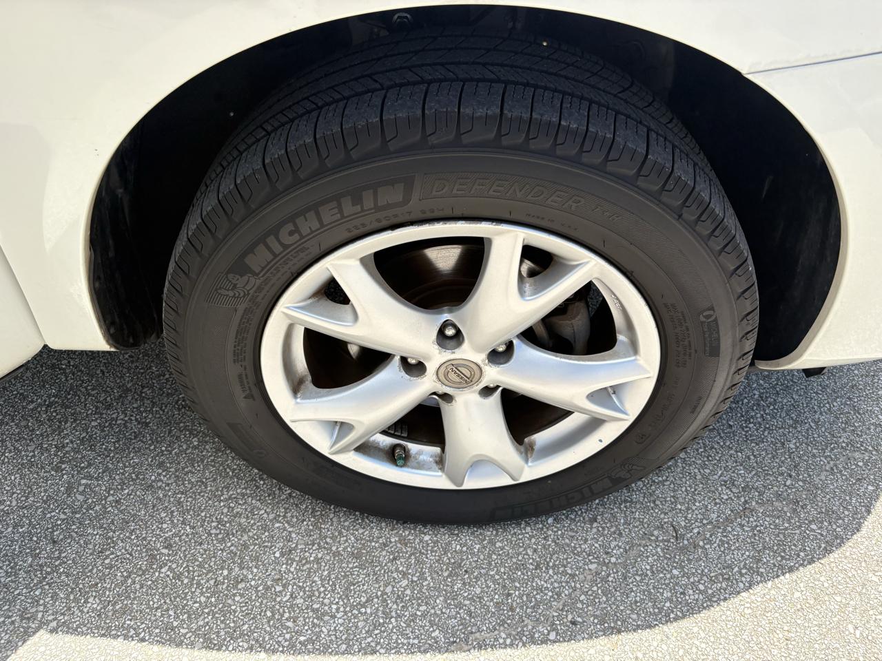 Nissan Rogue FWD 4dr SV 2011