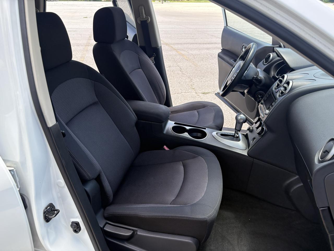 Nissan Rogue FWD 4dr SV 2011