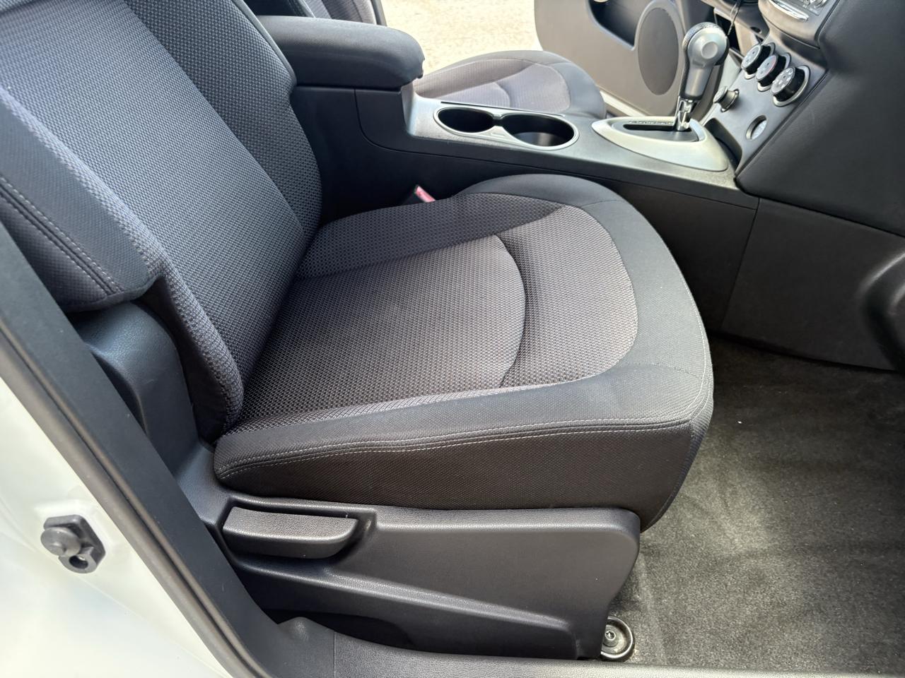 Nissan Rogue FWD 4dr SV 2011