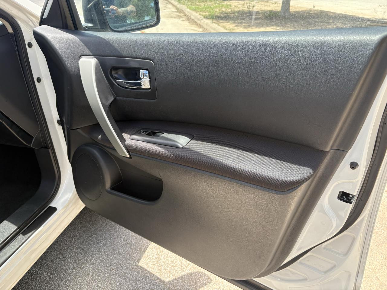 Nissan Rogue FWD 4dr SV 2011