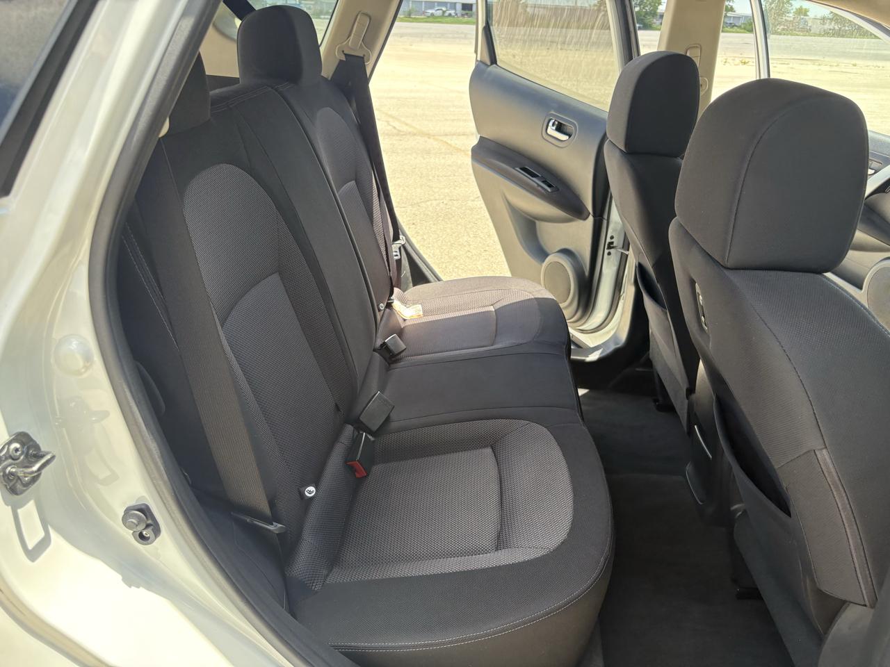 Nissan Rogue FWD 4dr SV 2011