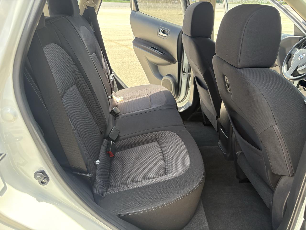 Nissan Rogue FWD 4dr SV 2011