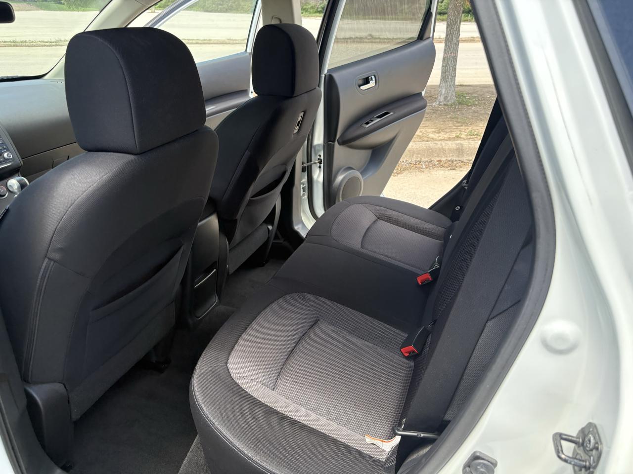 Nissan Rogue FWD 4dr SV 2011