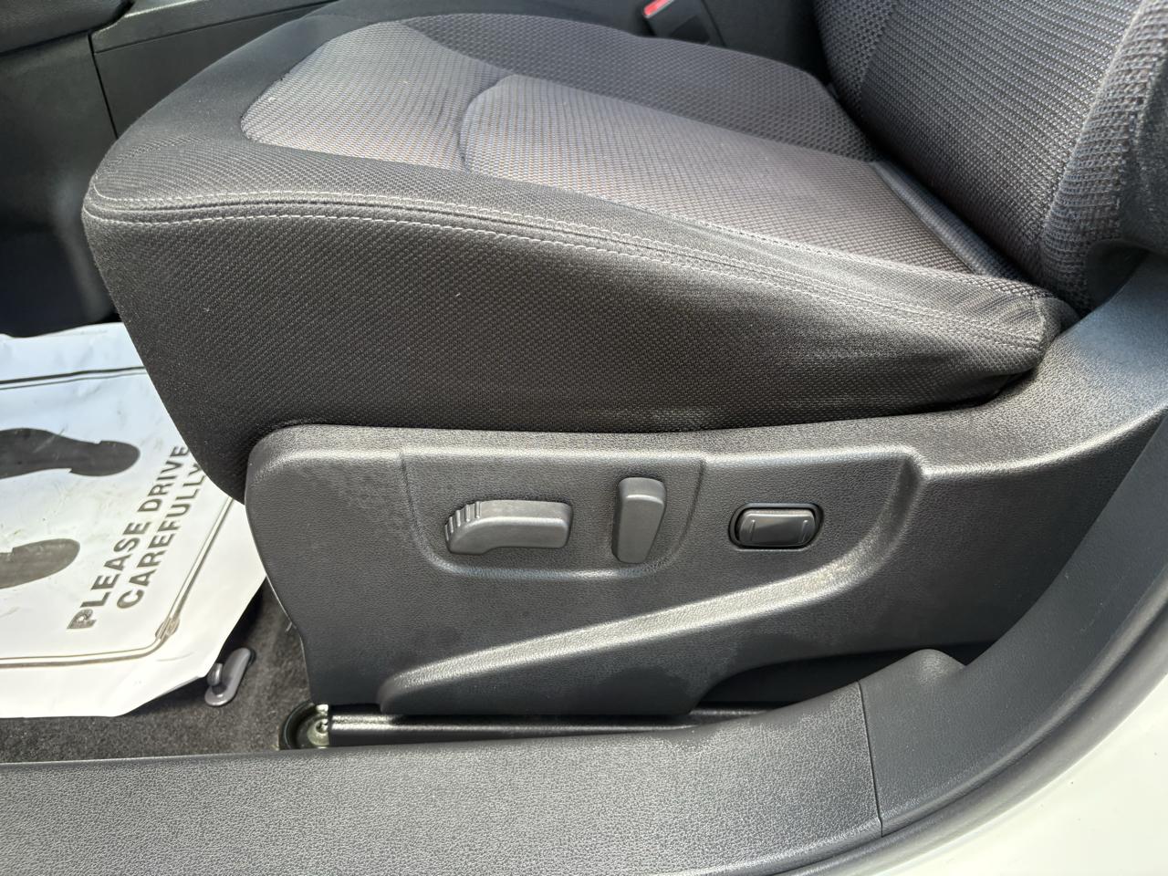 Nissan Rogue FWD 4dr SV 2011