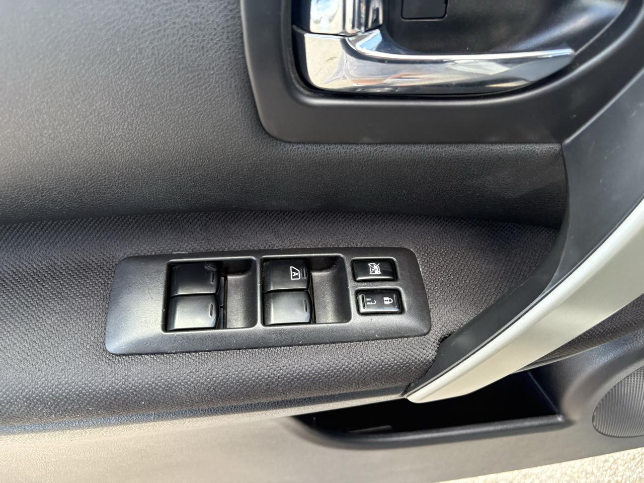 Nissan Rogue FWD 4dr SV 2011