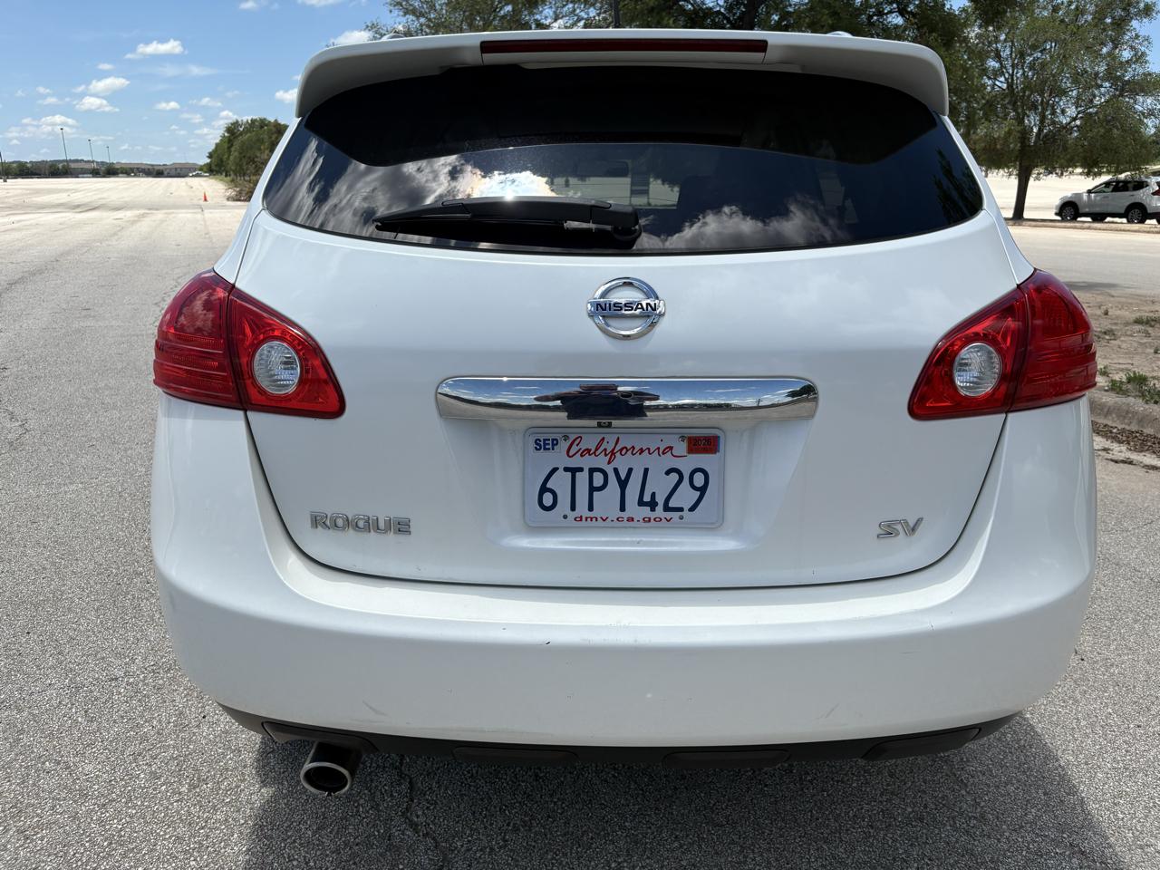 Nissan Rogue FWD 4dr SV 2011