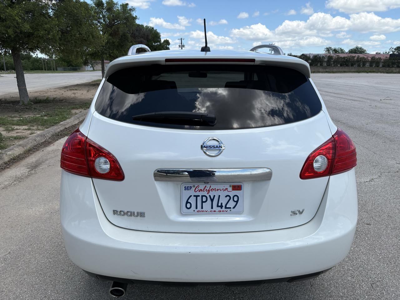 Nissan Rogue FWD 4dr SV 2011
