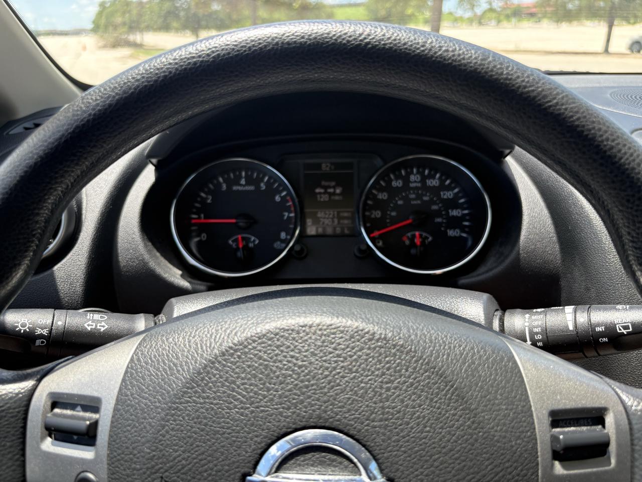 Nissan Rogue FWD 4dr SV 2011