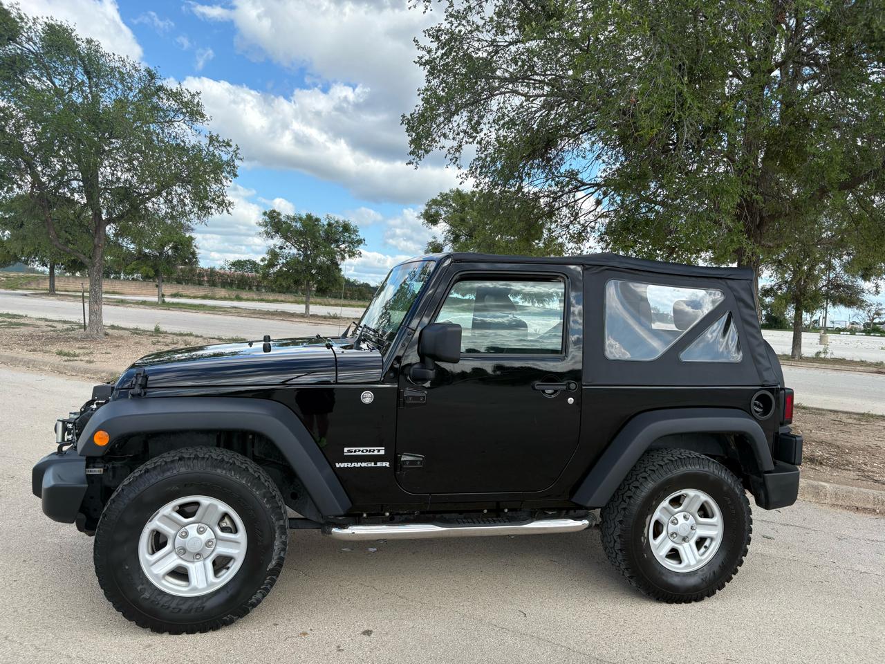 Jeep Wrangler 4WD 2dr Sport 2010