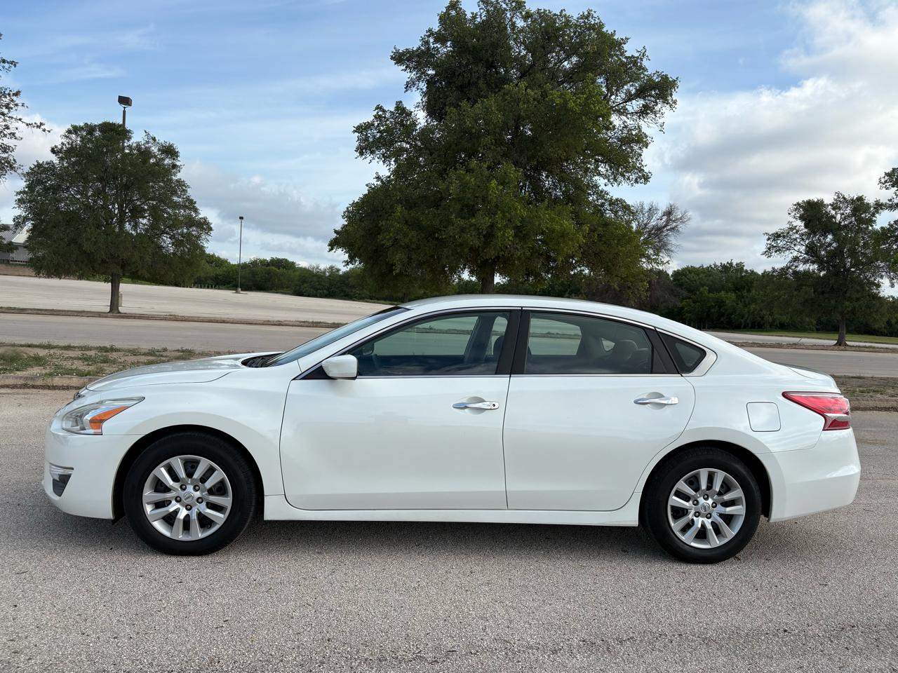 Nissan Altima 4dr Sdn I4 2.5 S 2013