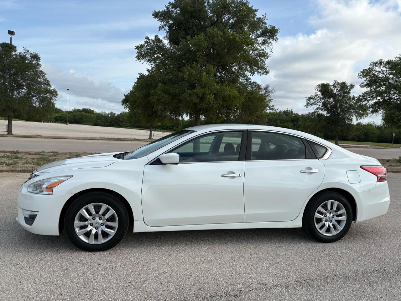 Nissan Altima 4dr Sdn I4 2.5 S 2013