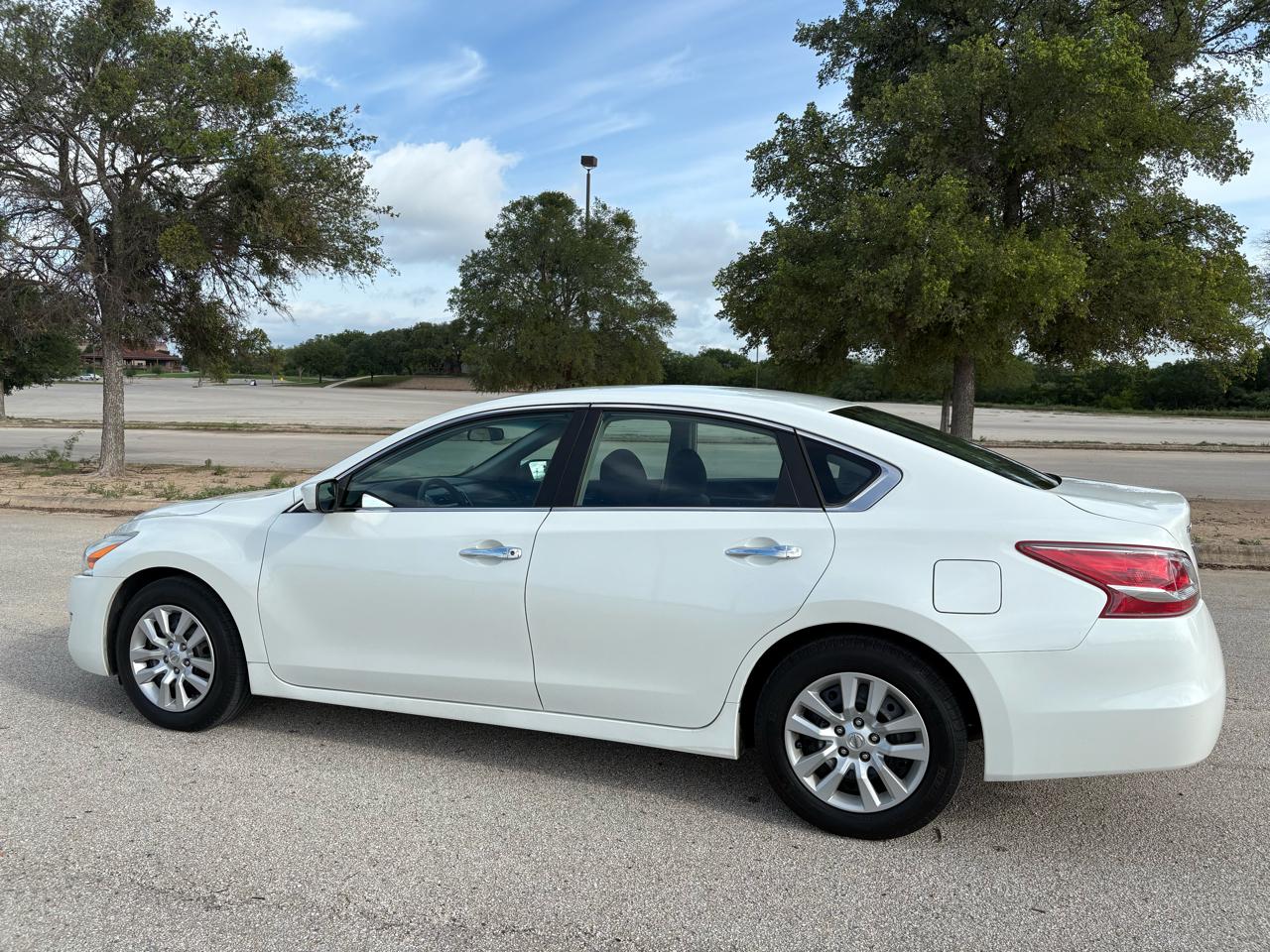 Nissan Altima 4dr Sdn I4 2.5 S 2013