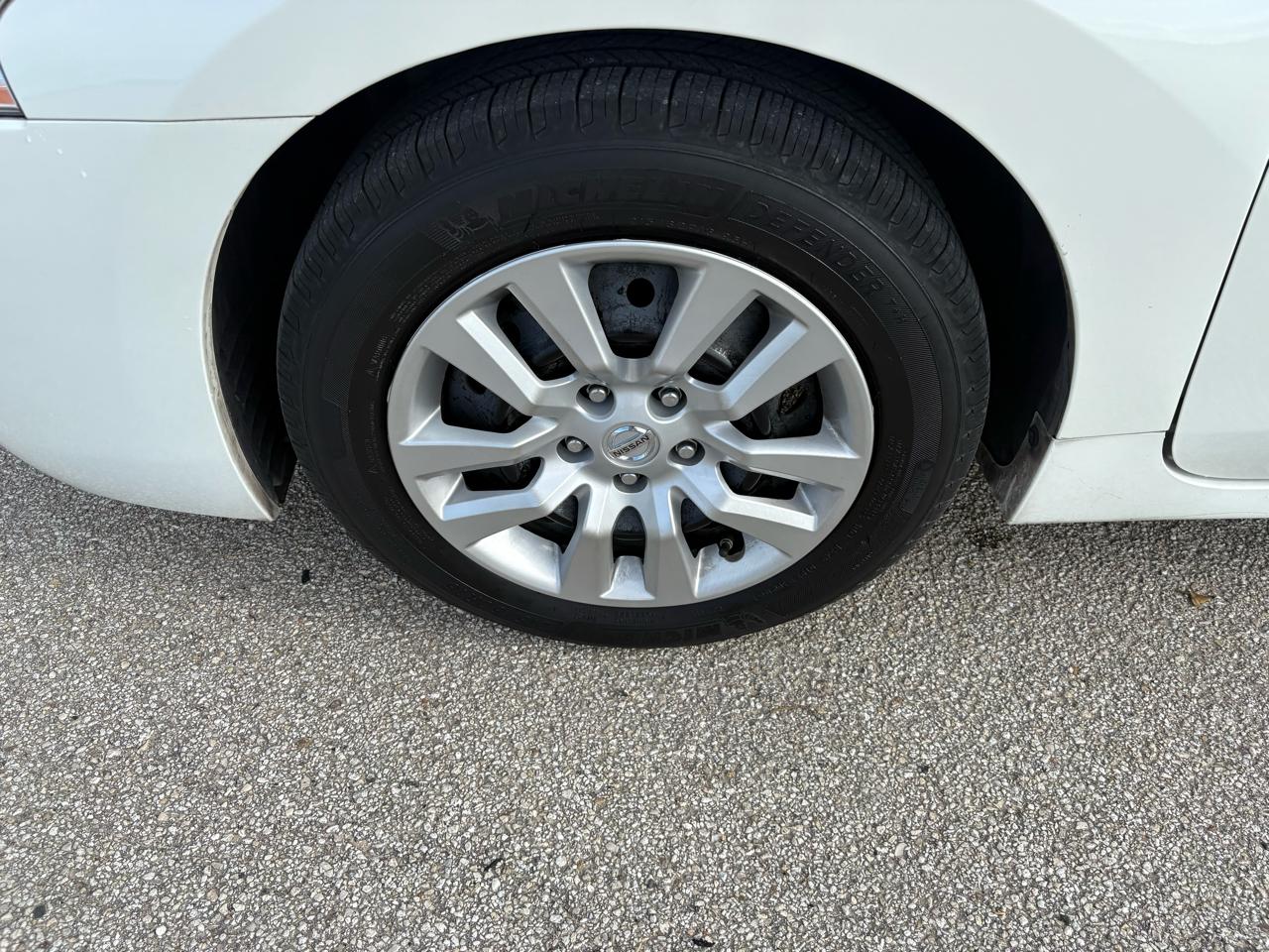 Nissan Altima 4dr Sdn I4 2.5 S 2013