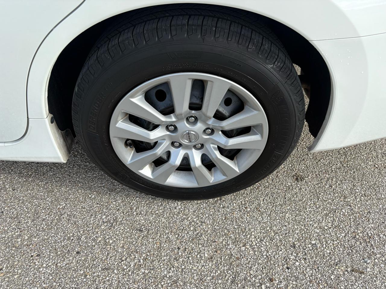 Nissan Altima 4dr Sdn I4 2.5 S 2013