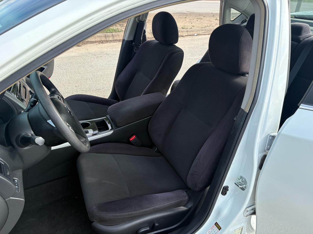 Nissan Altima 4dr Sdn I4 2.5 S 2013