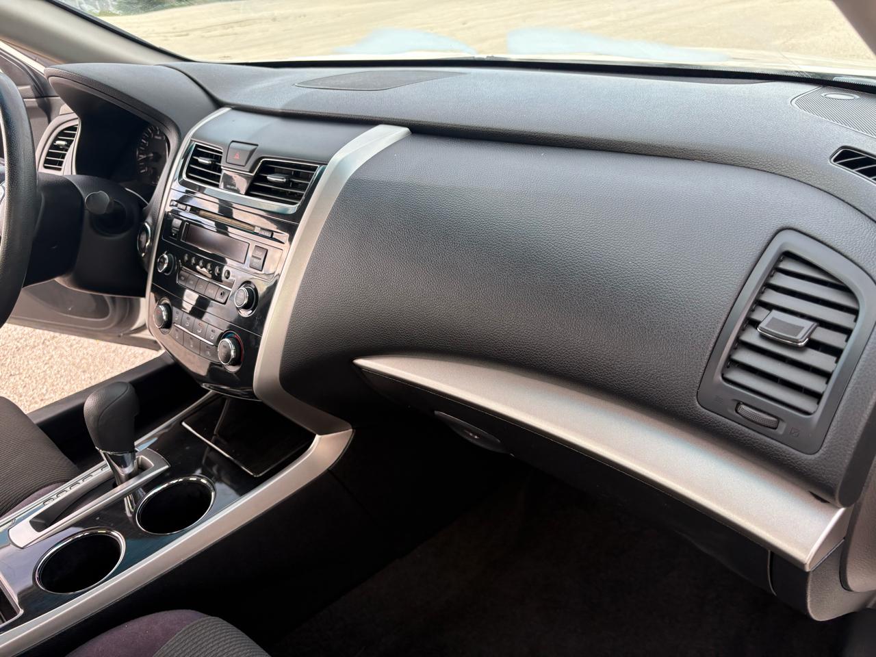 Nissan Altima 4dr Sdn I4 2.5 S 2013