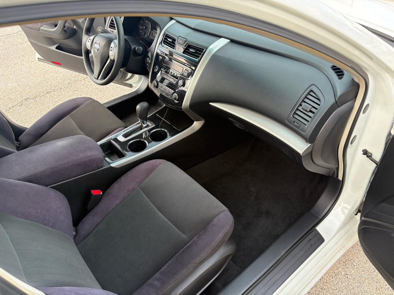 Nissan Altima 4dr Sdn I4 2.5 S 2013