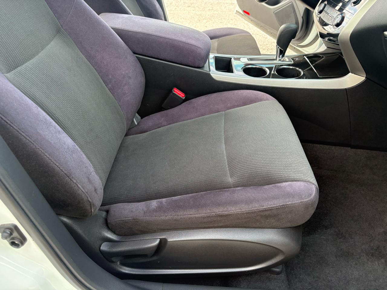Nissan Altima 4dr Sdn I4 2.5 S 2013