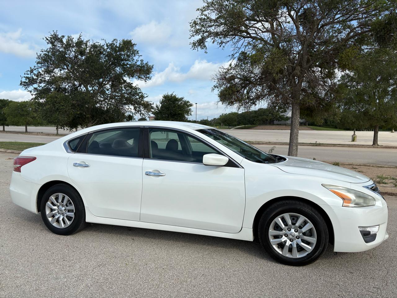 Nissan Altima 4dr Sdn I4 2.5 S 2013