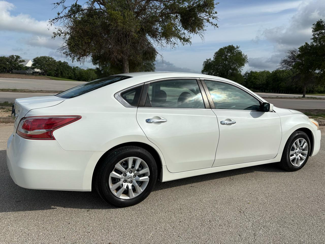 Nissan Altima 4dr Sdn I4 2.5 S 2013