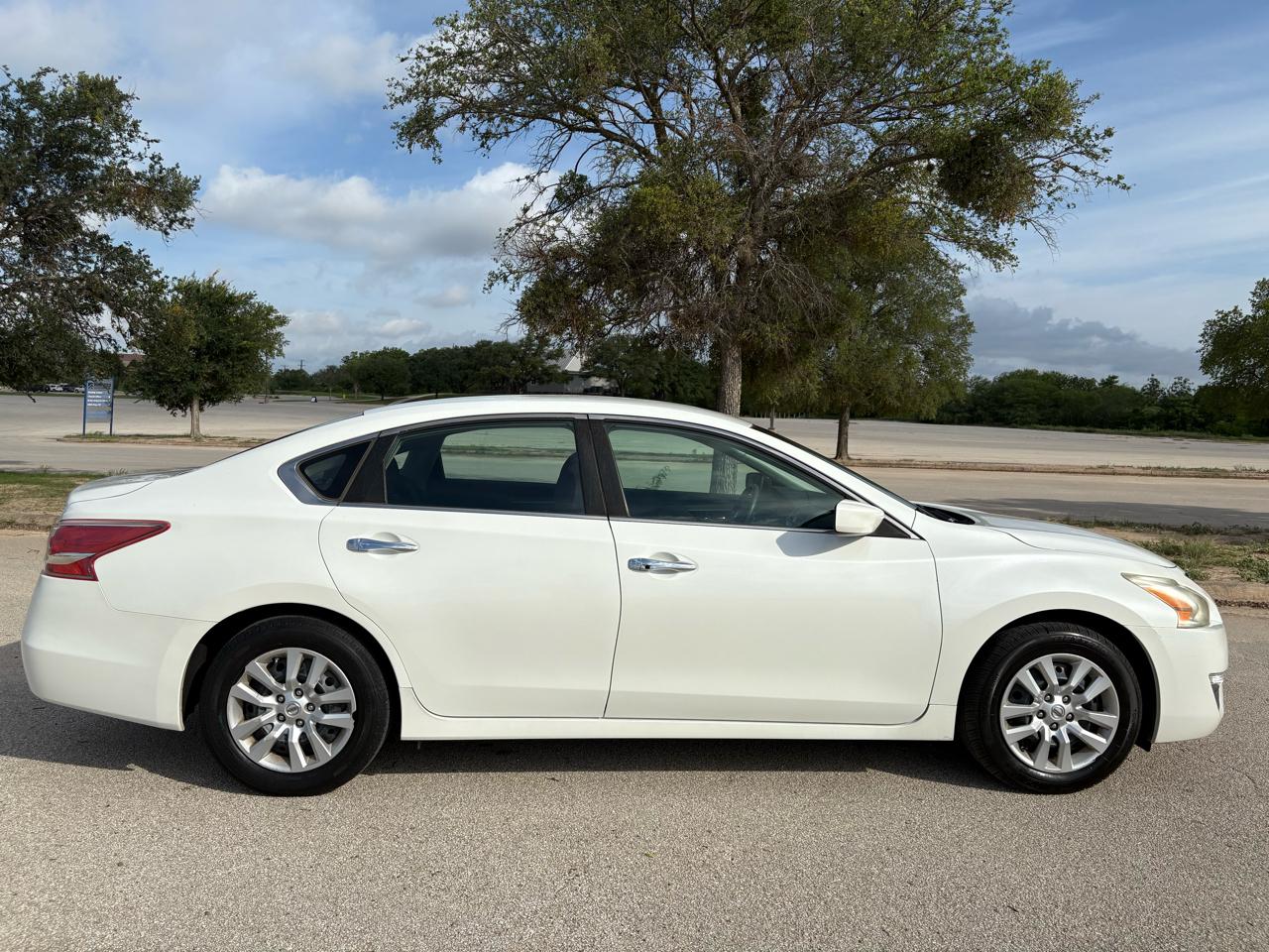 Nissan Altima 4dr Sdn I4 2.5 S 2013