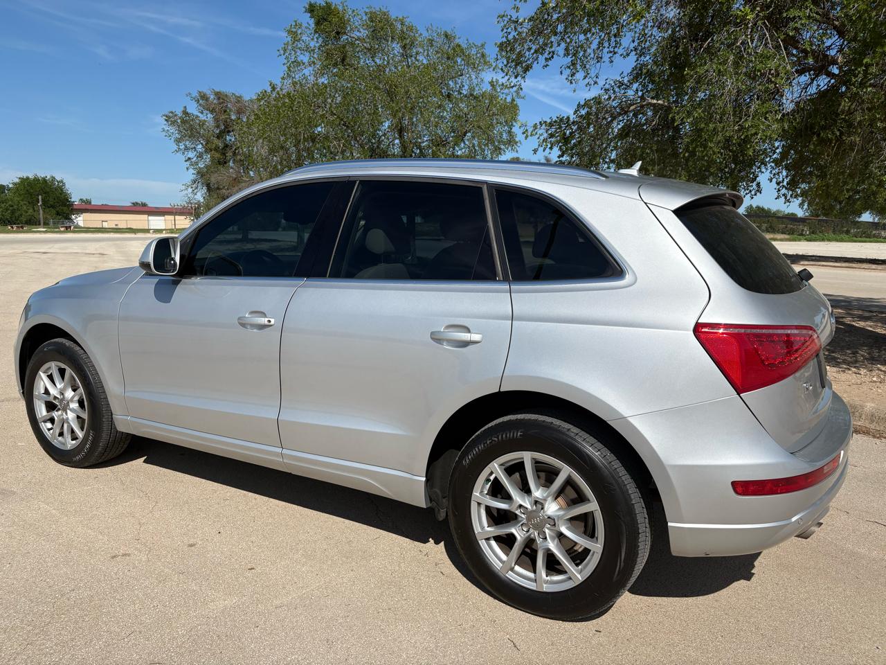 Audi Q5 quattro 4dr 2.0T Premium Plus 2011