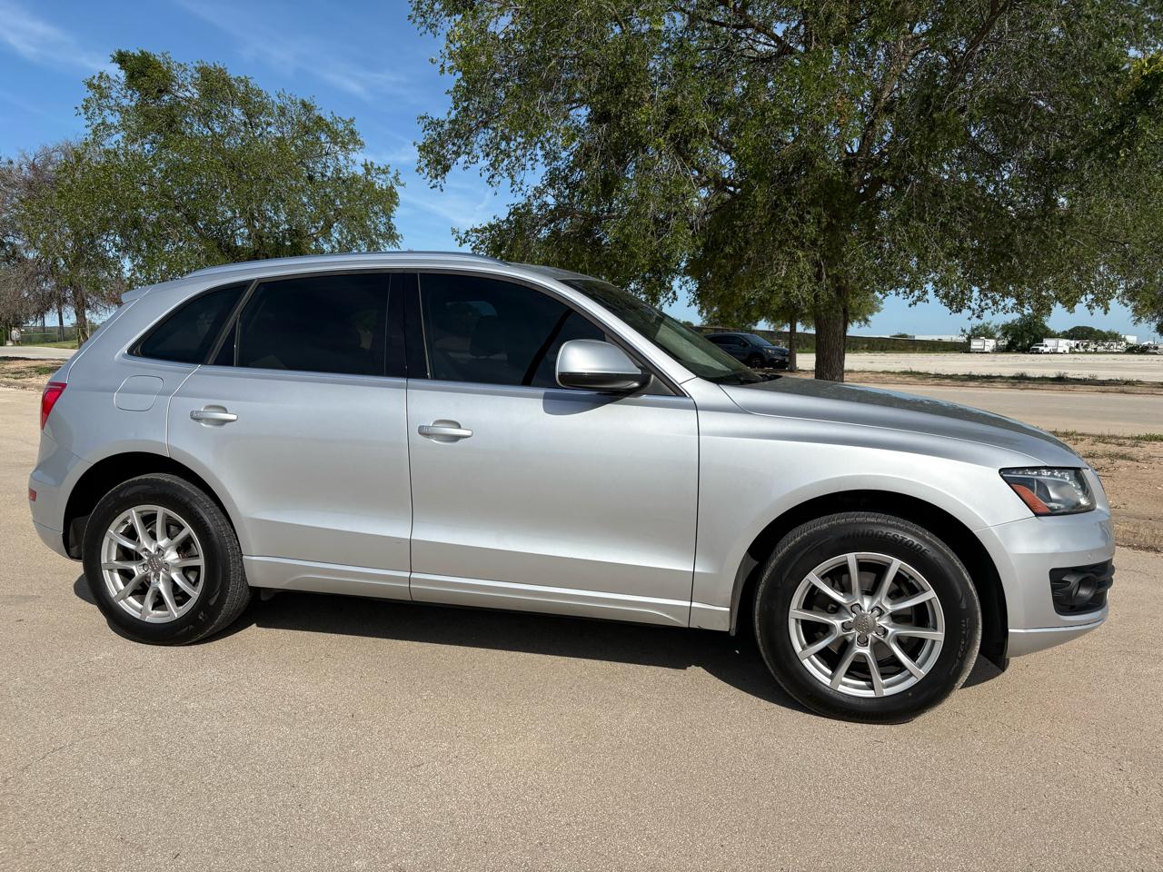 Audi Q5 quattro 4dr 2.0T Premium Plus 2011