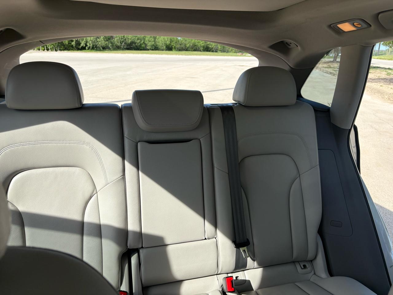 Audi Q5 quattro 4dr 2.0T Premium Plus 2011