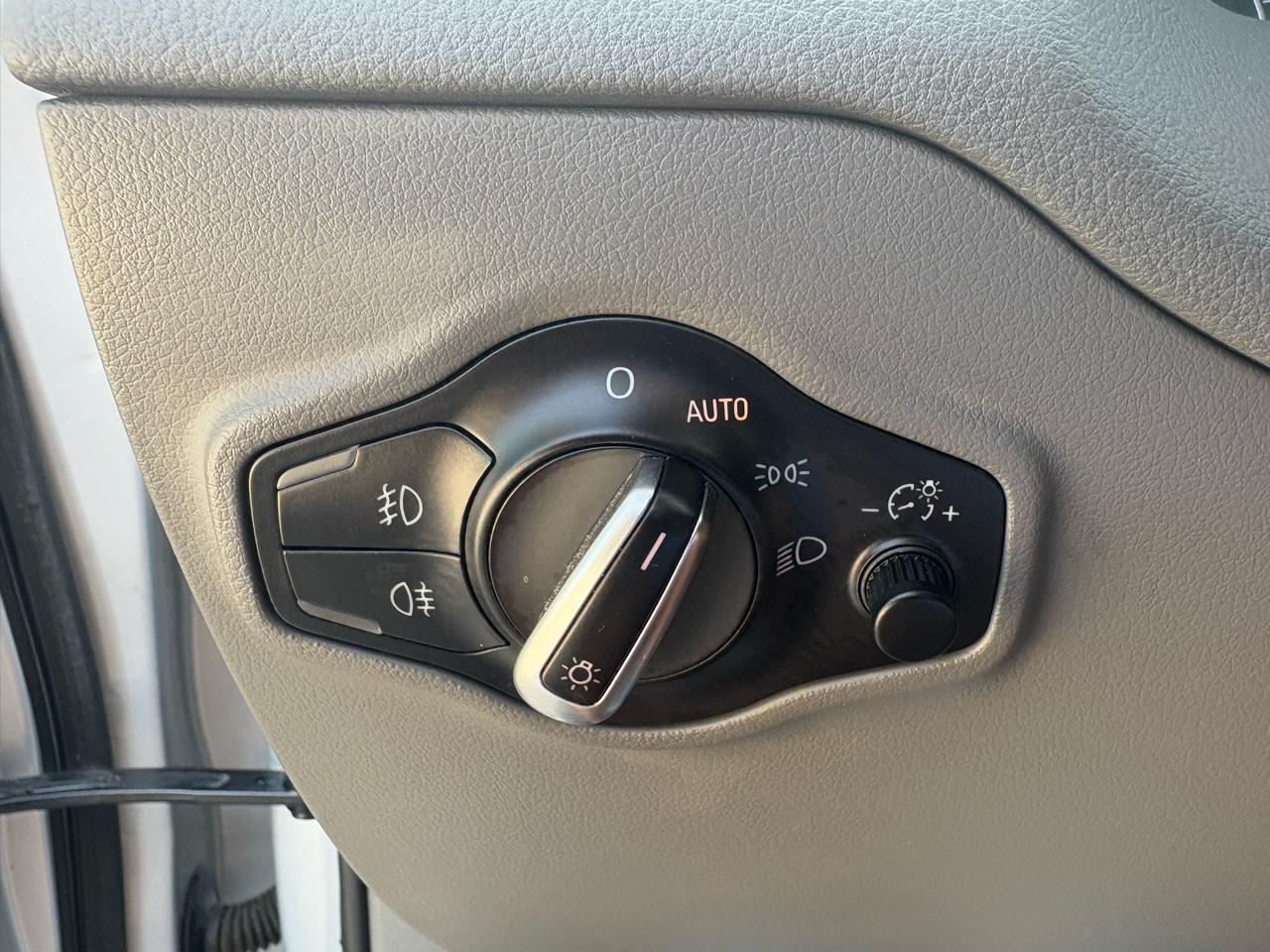Audi Q5 quattro 4dr 2.0T Premium Plus 2011