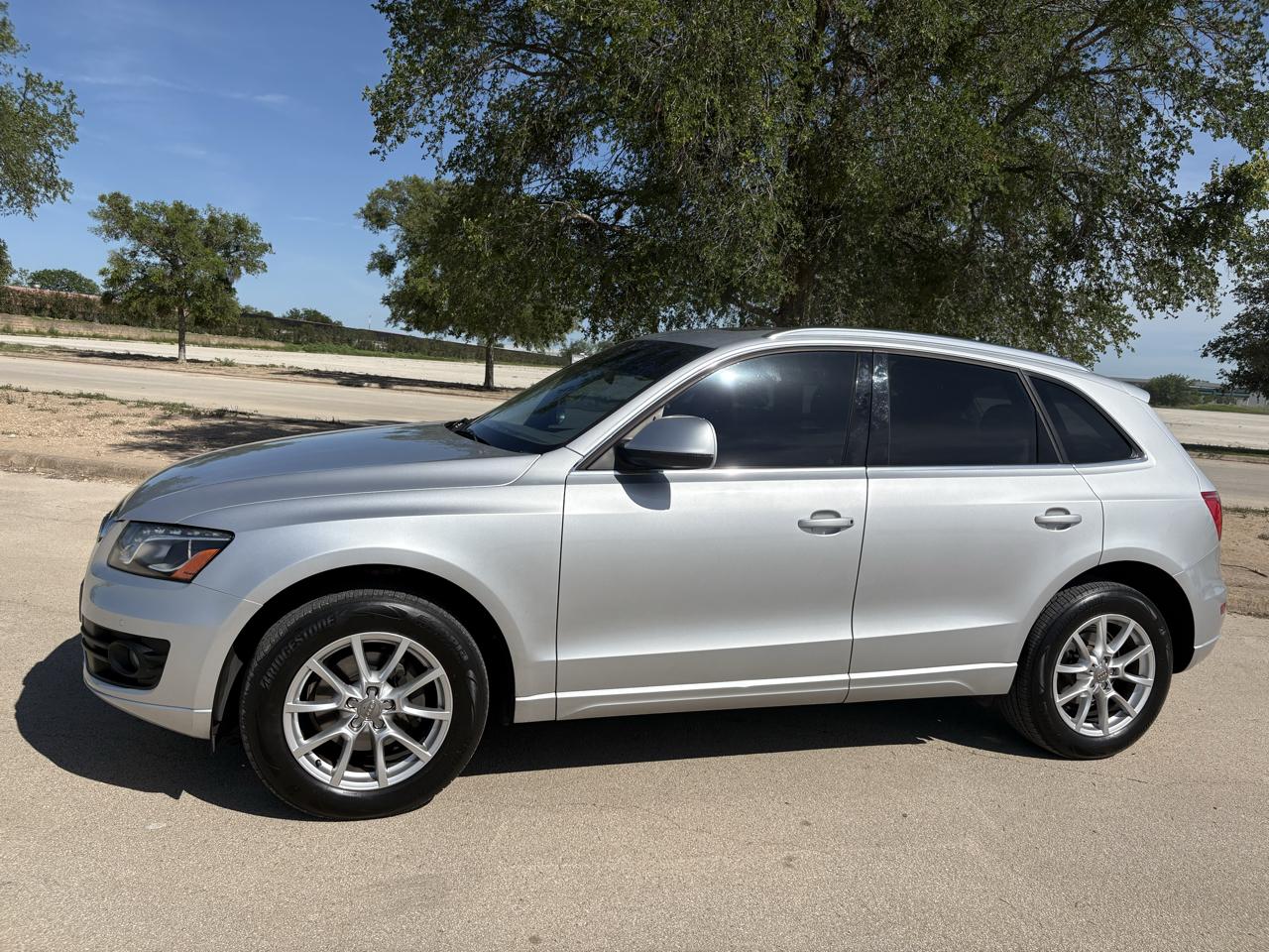 Audi Q5 quattro 4dr 2.0T Premium Plus 2011