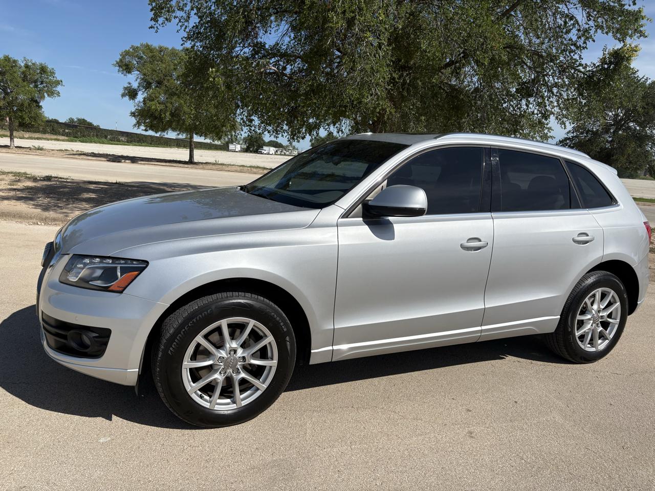 Audi Q5 quattro 4dr 2.0T Premium Plus 2011