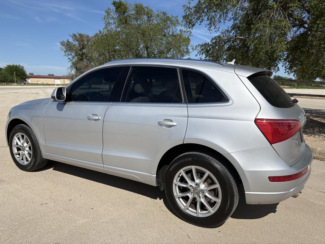 Audi Q5 quattro 4dr 2.0T Premium Plus 2011