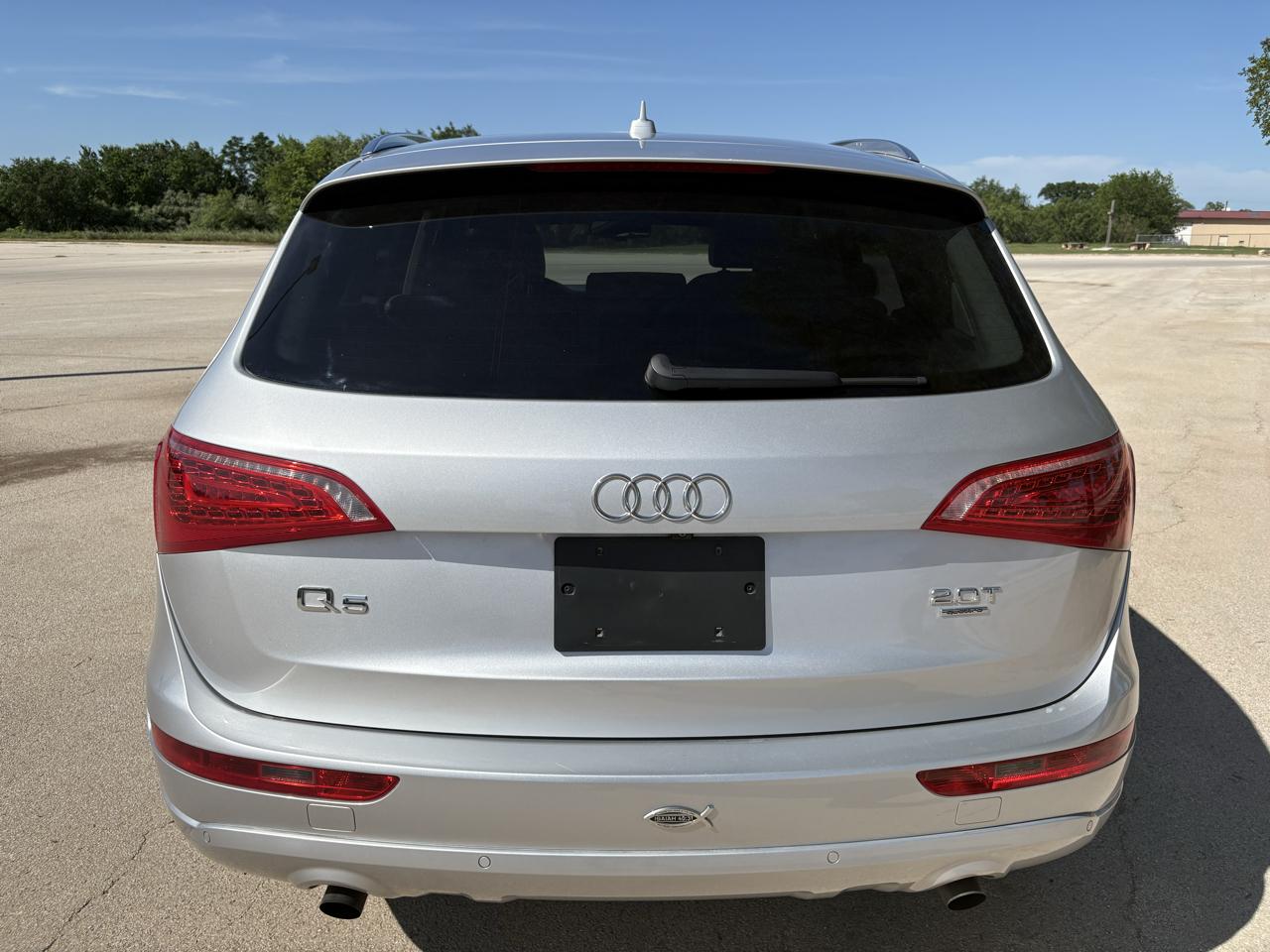 Audi Q5 quattro 4dr 2.0T Premium Plus 2011