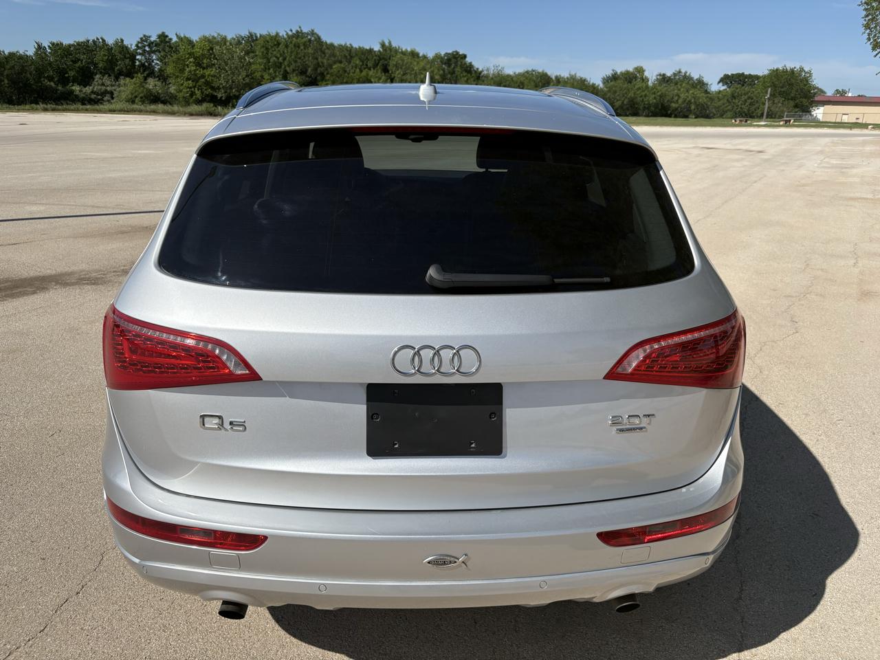 Audi Q5 quattro 4dr 2.0T Premium Plus 2011