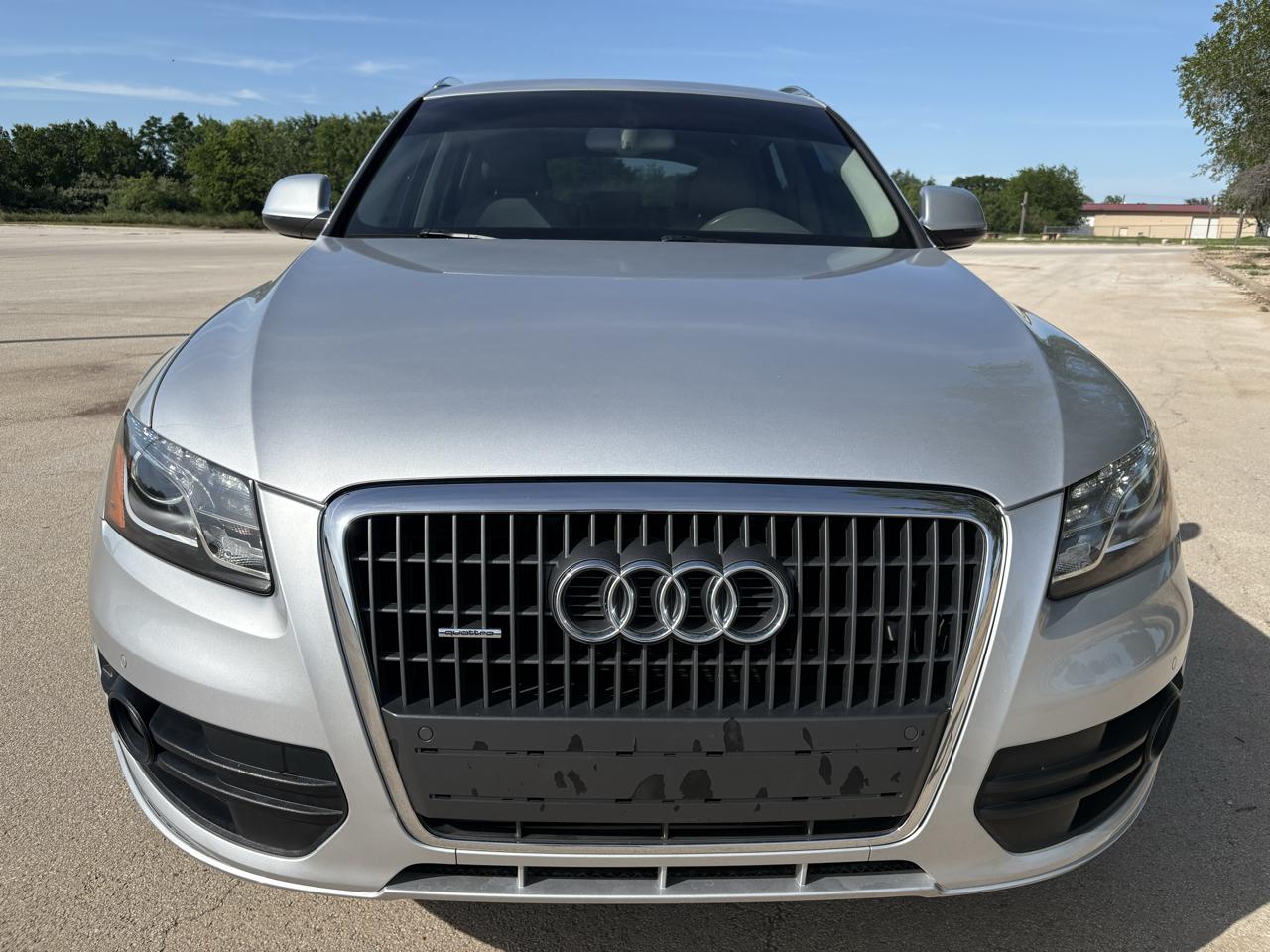 Audi Q5 quattro 4dr 2.0T Premium Plus 2011