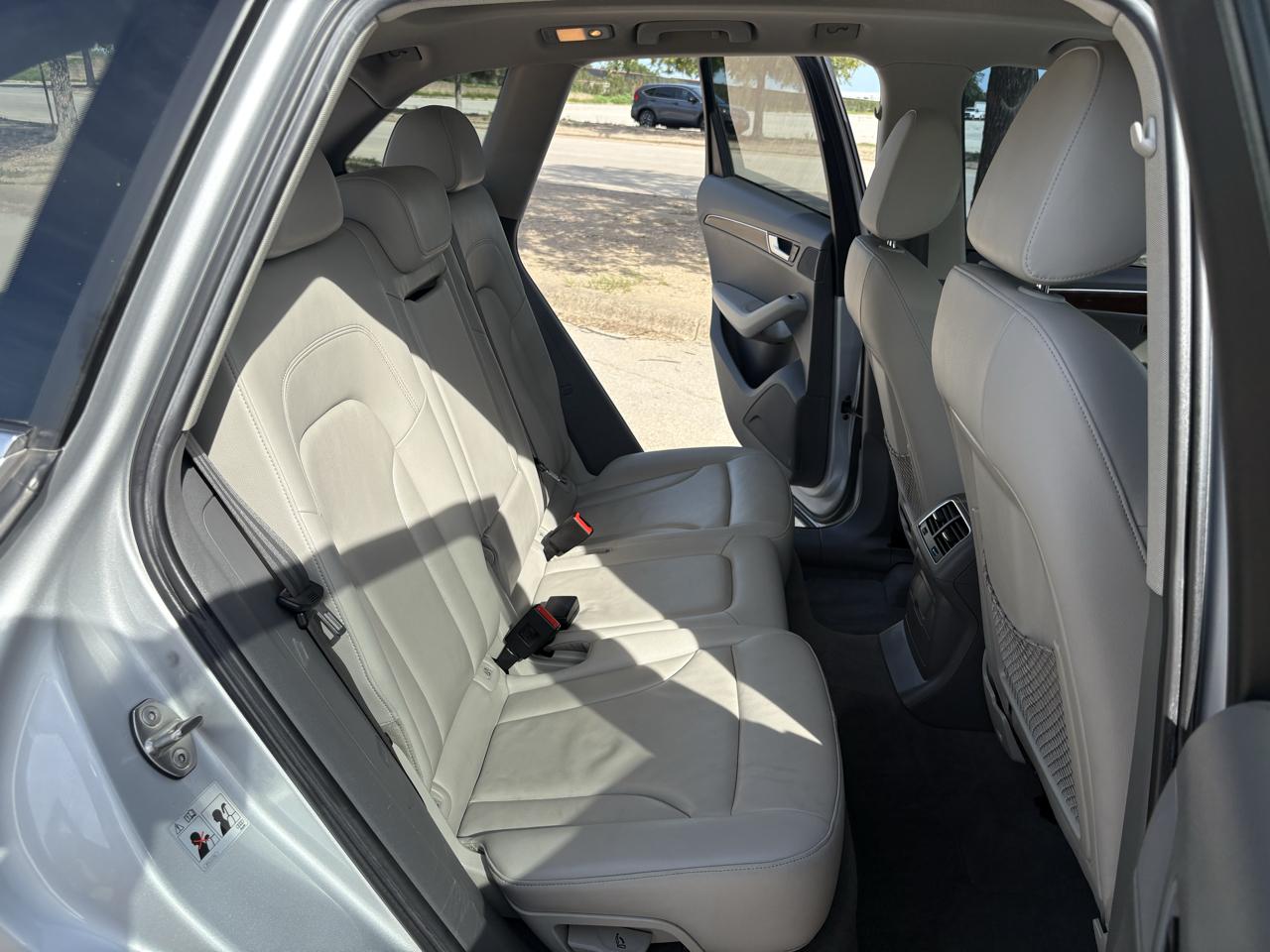 Audi Q5 quattro 4dr 2.0T Premium Plus 2011